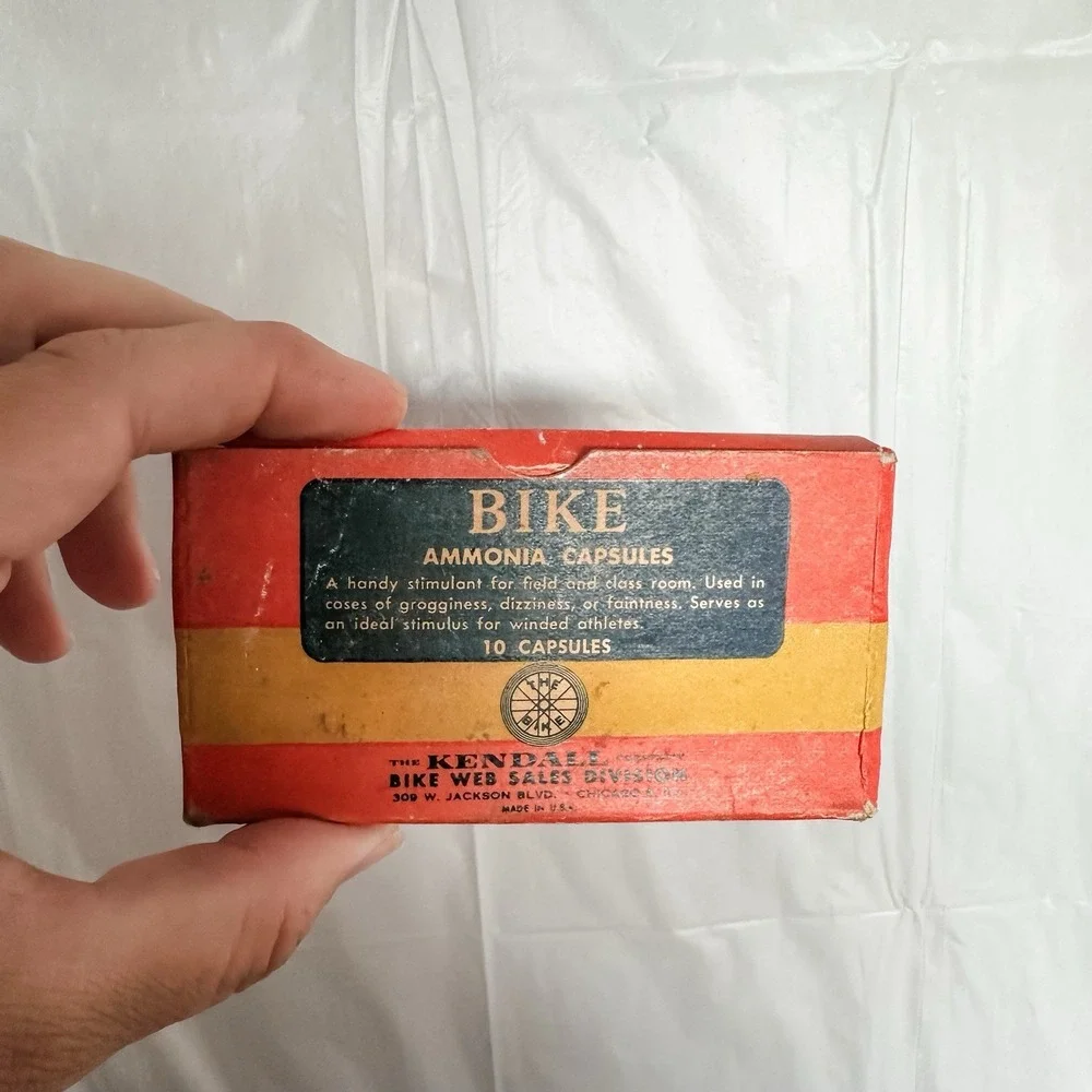 Vtg Johnson & Johnson First‎ Aid Industrial Emergency Kit 2 Tier Case, Full